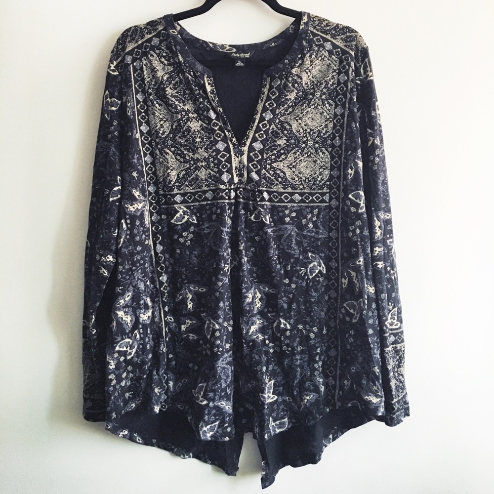 Split-neck Lucky Brand tunic blouse.